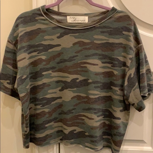 Vintage Havana Tops - VINTAGE HAVANA cropped boxy tshirt